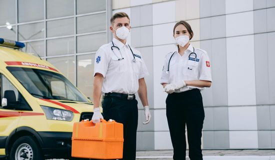 周宁救护车转运病人车内有没有插电源的位置?